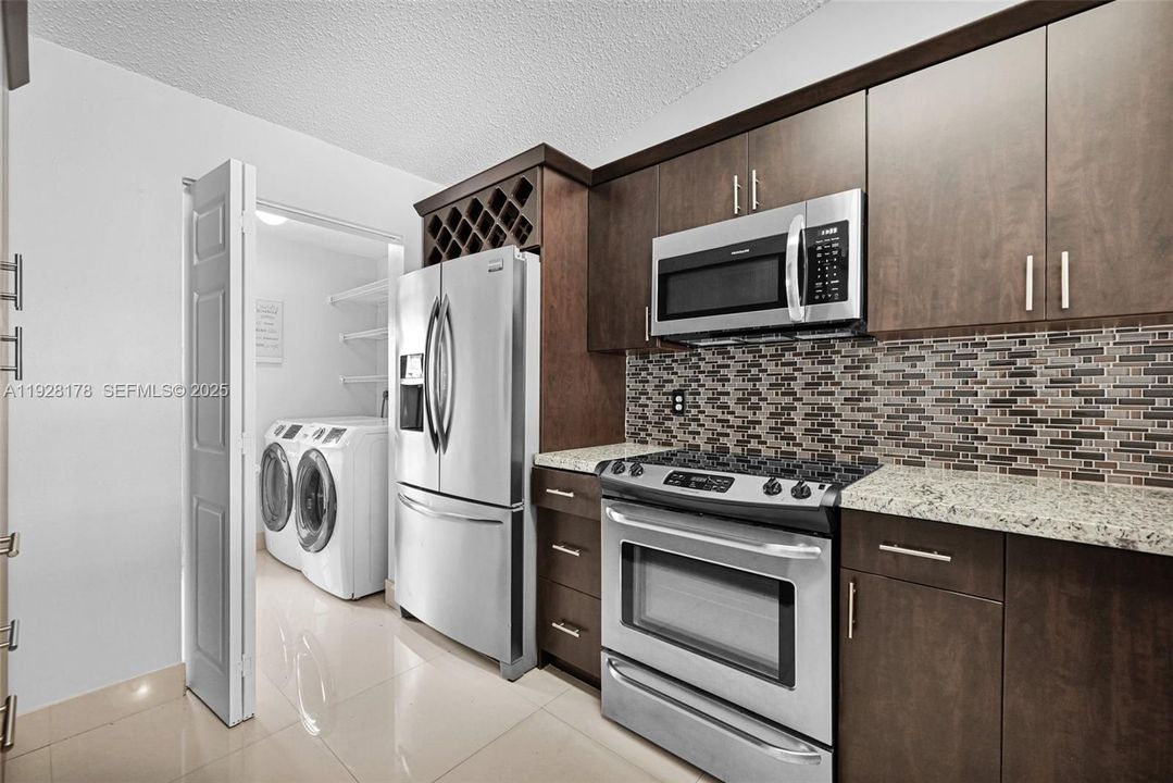 For Rent: $2,850 (2 beds, 2 baths, 1018 Square Feet)