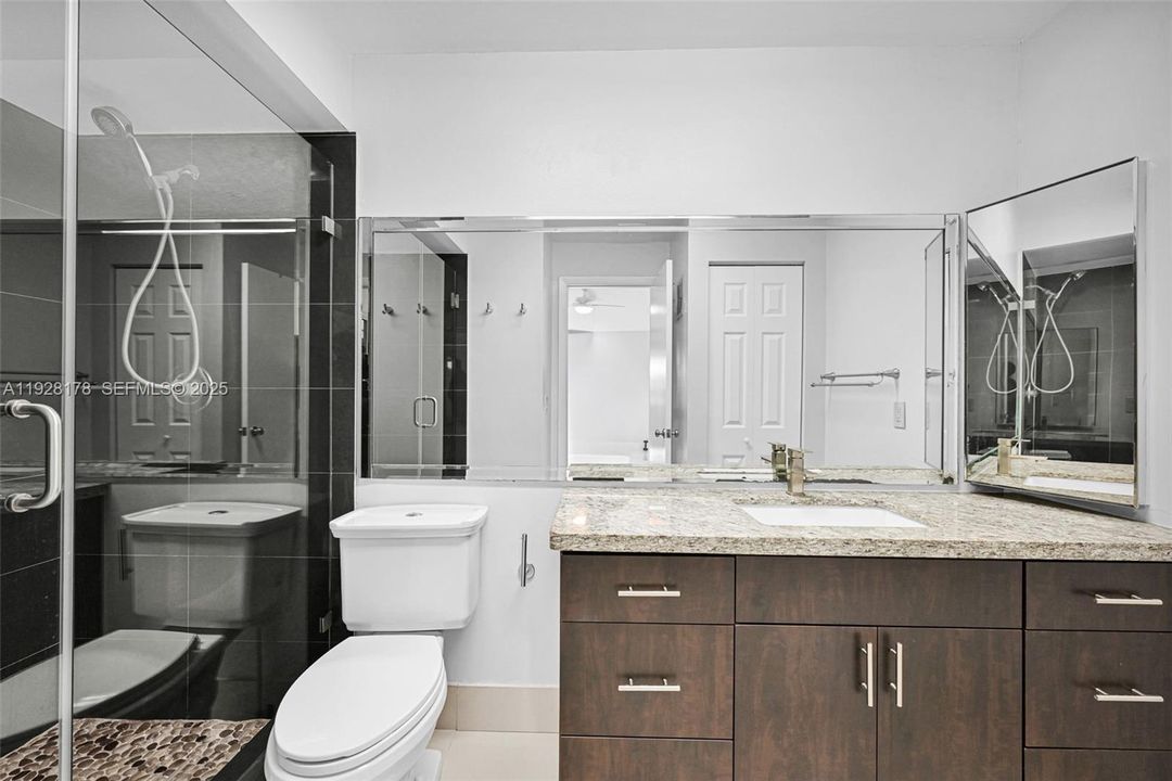 For Rent: $2,850 (2 beds, 2 baths, 1018 Square Feet)