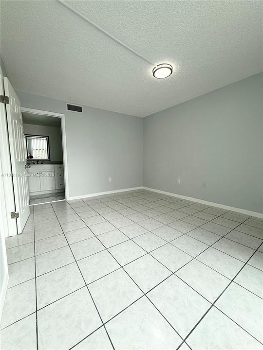 For Rent: $2,500 (3 beds, 2 baths, 1114 Square Feet)
