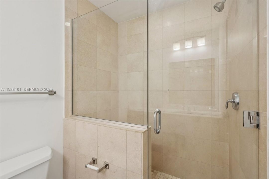 В аренду: $3,400 (2 спален, 2 ванн, 1088 Квадратных фут)