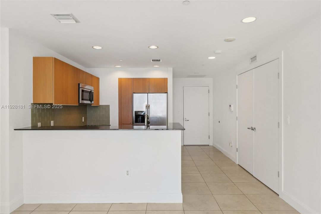 В аренду: $3,400 (2 спален, 2 ванн, 1088 Квадратных фут)