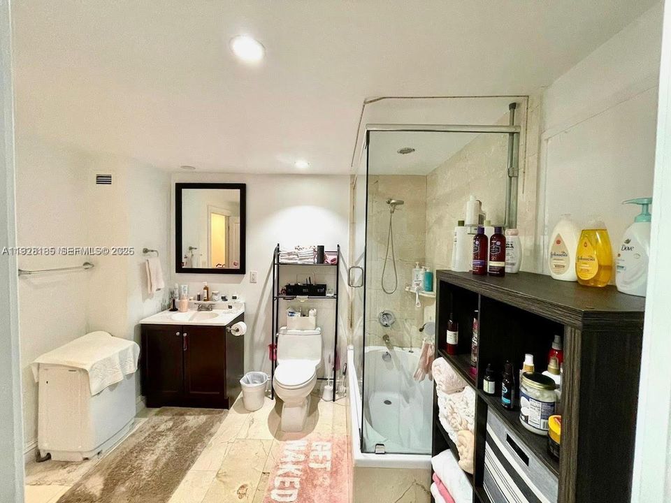 В аренду: $3,750 (2 спален, 2 ванн, 1525 Квадратных фут)