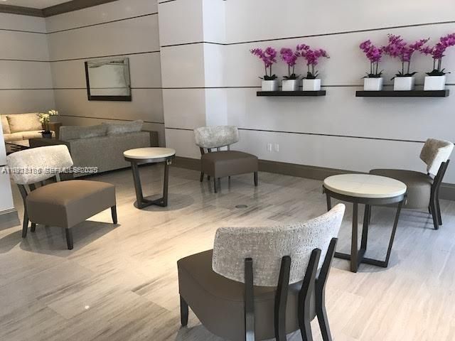 В аренду: $3,750 (2 спален, 2 ванн, 1525 Квадратных фут)