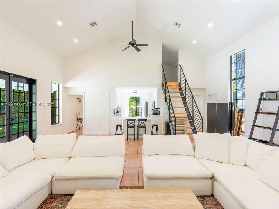 待售: $2,575,000 (4 贝兹, 4 浴室, 4440 平方英尺)