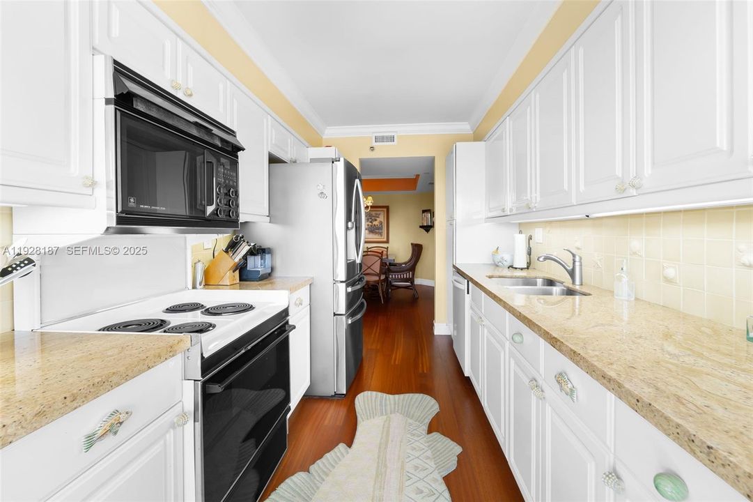 На продажу: $525,000 (2 спален, 2 ванн, 1460 Квадратных фут)