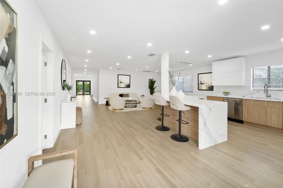 待售: $1,395,000 (4 贝兹, 4 浴室, 2075 平方英尺)