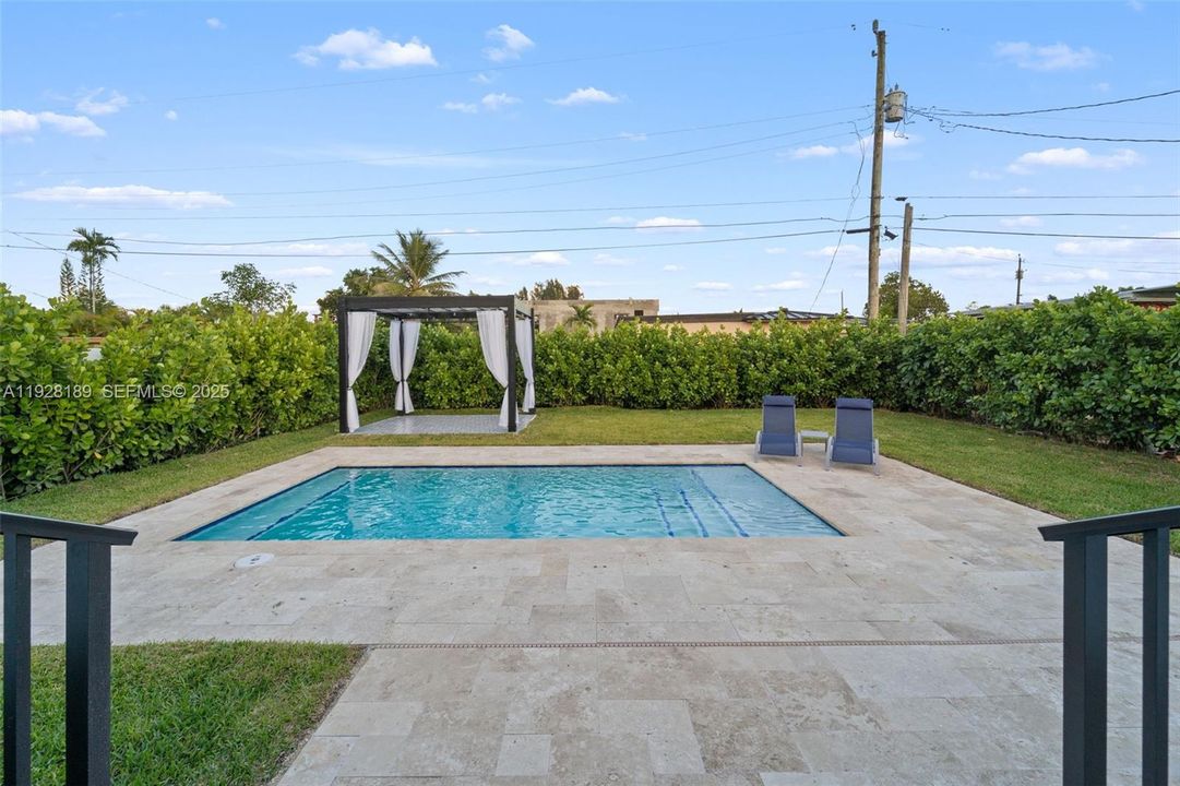 待售: $1,395,000 (4 贝兹, 4 浴室, 2075 平方英尺)