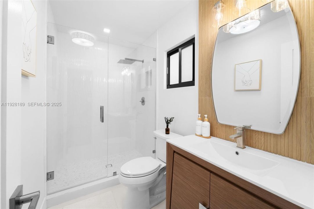 待售: $1,395,000 (4 贝兹, 4 浴室, 2075 平方英尺)