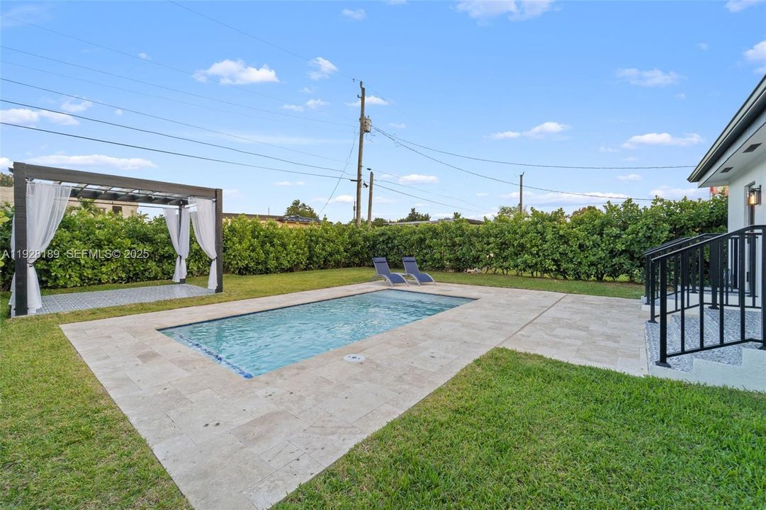 待售: $1,395,000 (4 贝兹, 4 浴室, 2075 平方英尺)