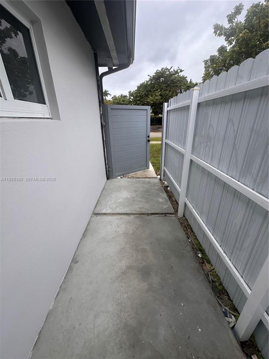 В аренду: $1,250 (0 спален, 1 ванн, 1652 Квадратных фут)