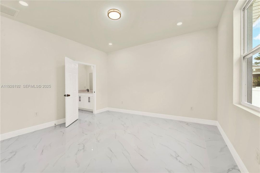 For Rent: $1,950 (3 beds, 2 baths, 0 Square Feet)