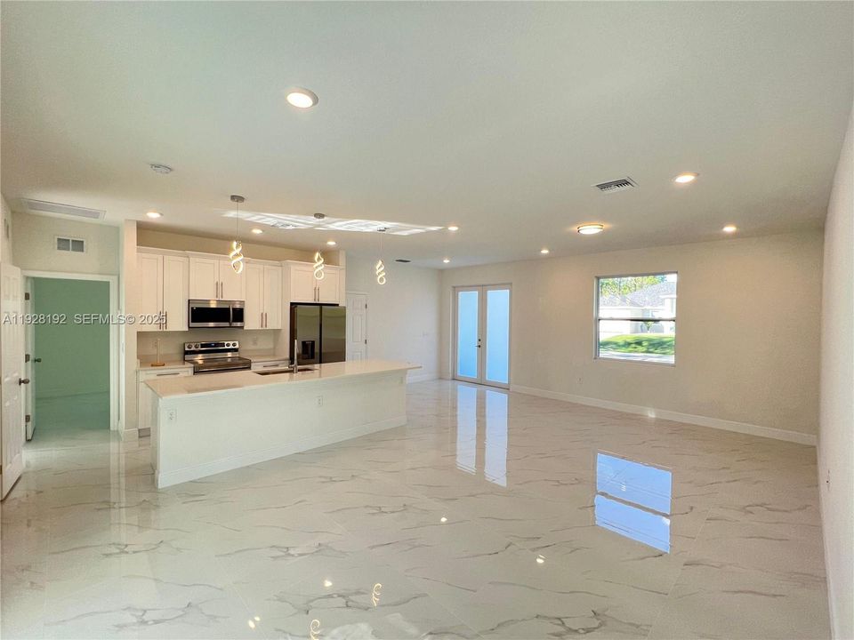 For Rent: $1,950 (3 beds, 2 baths, 0 Square Feet)