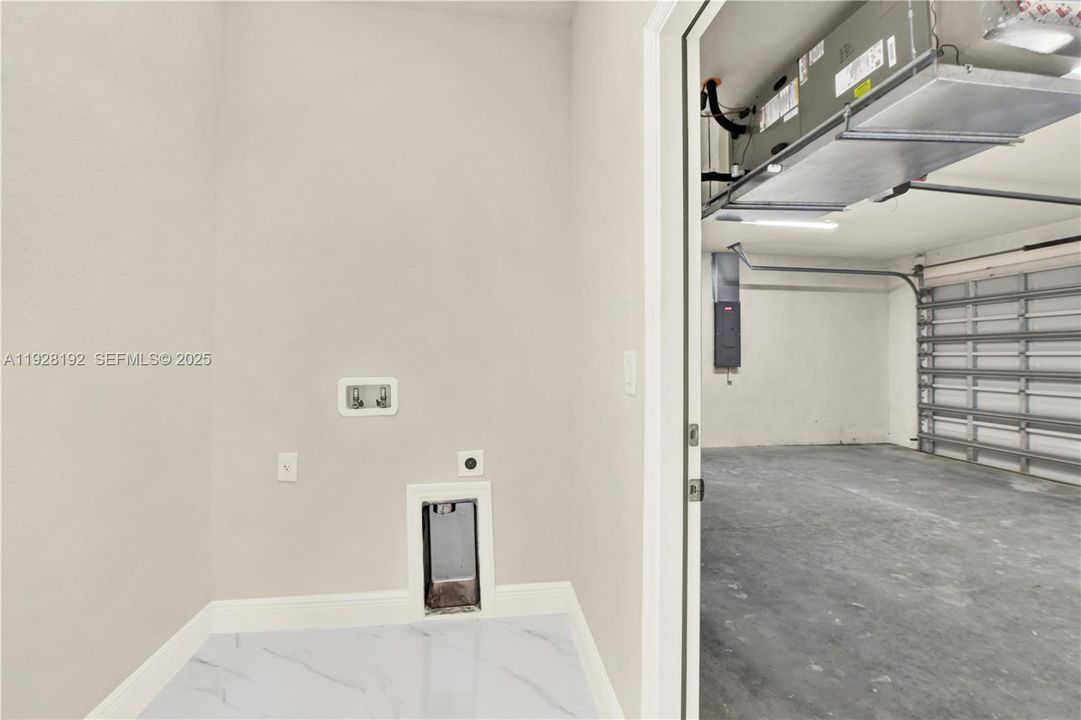 For Rent: $1,950 (3 beds, 2 baths, 0 Square Feet)