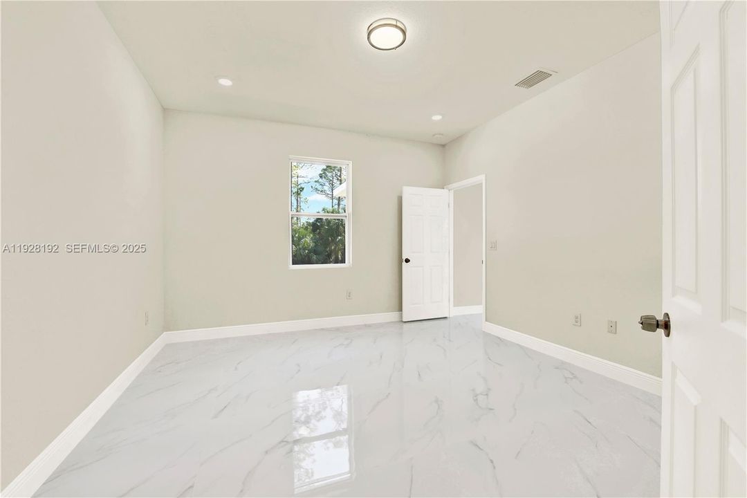 For Rent: $1,950 (3 beds, 2 baths, 0 Square Feet)