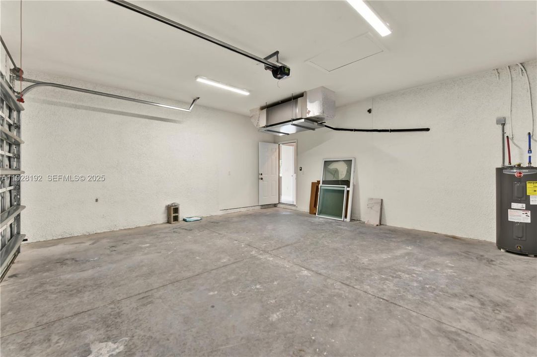 For Rent: $1,950 (3 beds, 2 baths, 0 Square Feet)