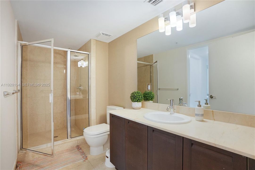 For Rent: $9,000 (3 beds, 2 baths, 1648 Square Feet)