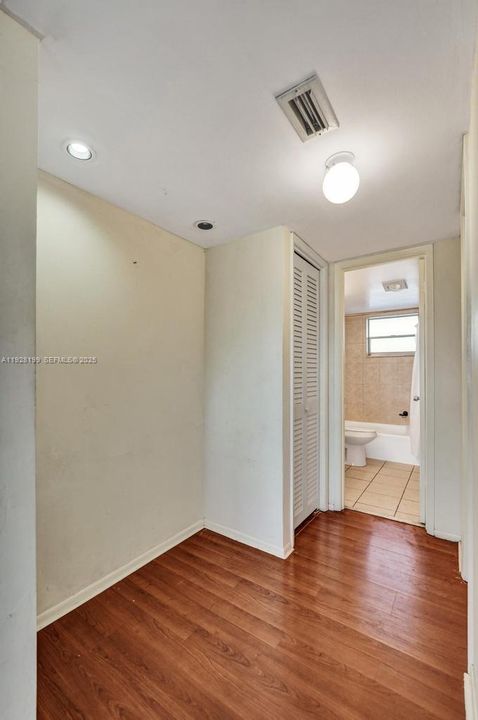 На продажу: $170,000 (1 спален, 1 ванн, 775 Квадратных фут)