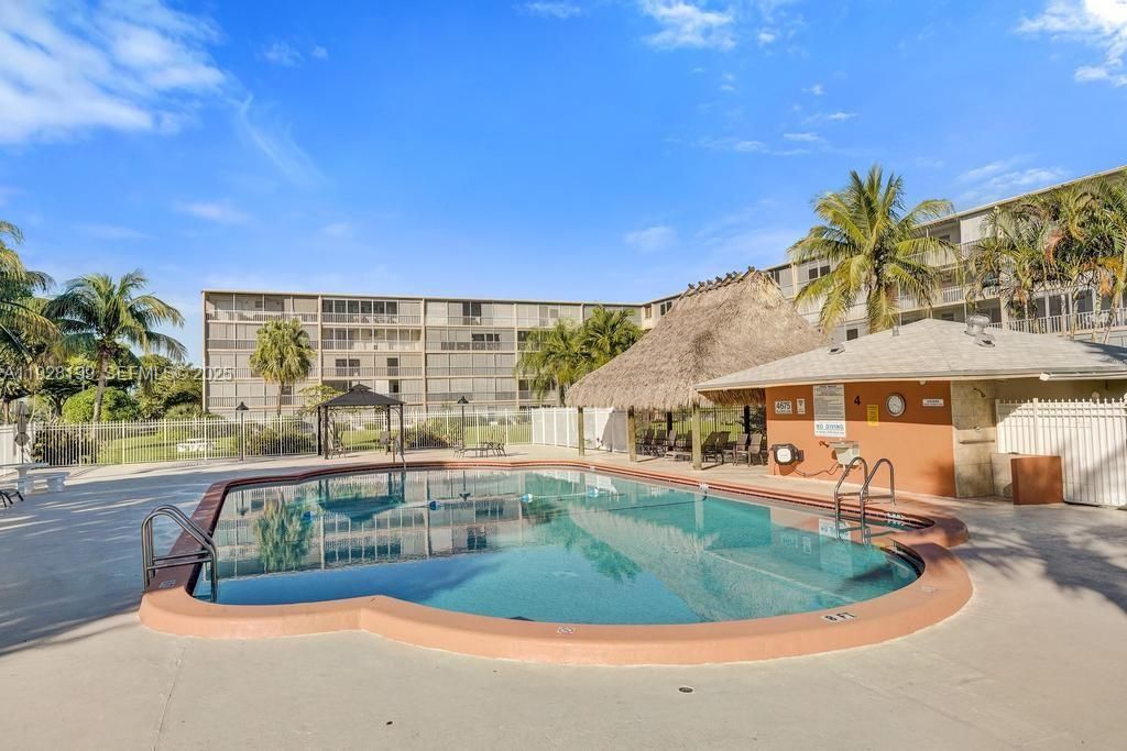 На продажу: $170,000 (1 спален, 1 ванн, 775 Квадратных фут)