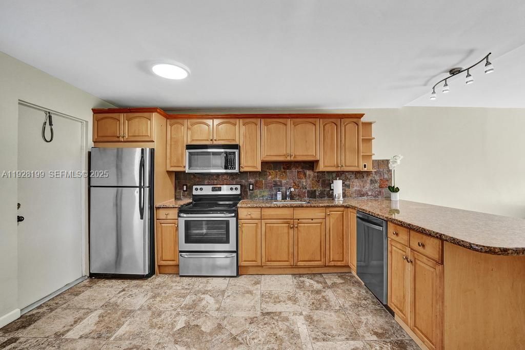 На продажу: $170,000 (1 спален, 1 ванн, 775 Квадратных фут)