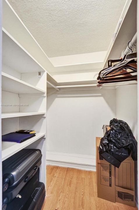 На продажу: $170,000 (1 спален, 1 ванн, 775 Квадратных фут)