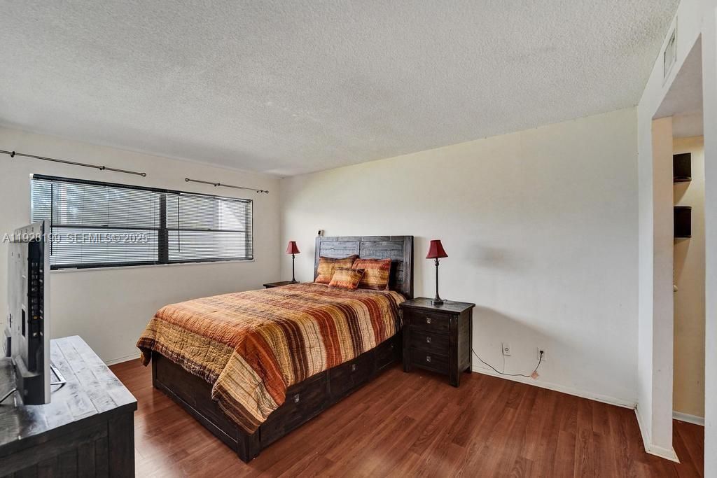 На продажу: $170,000 (1 спален, 1 ванн, 775 Квадратных фут)