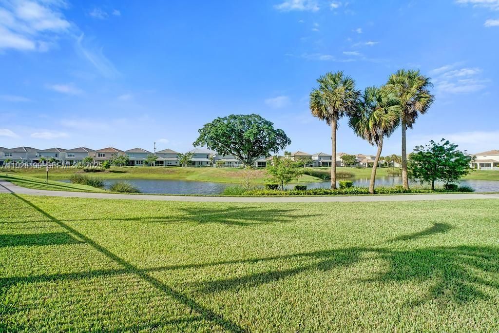 На продажу: $170,000 (1 спален, 1 ванн, 775 Квадратных фут)