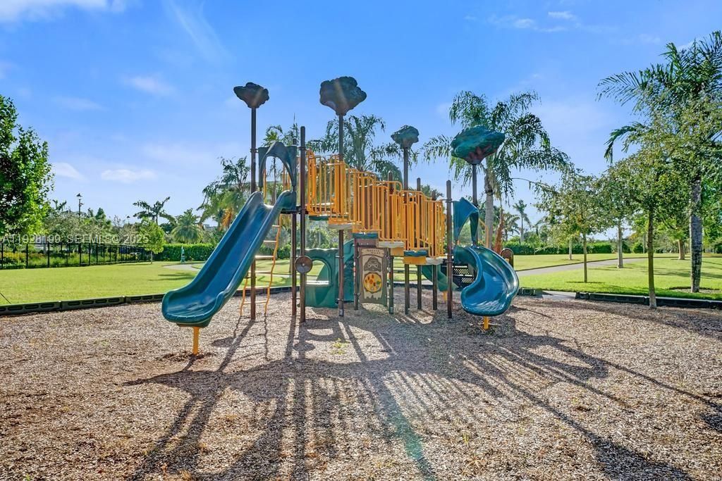 На продажу: $170,000 (1 спален, 1 ванн, 775 Квадратных фут)