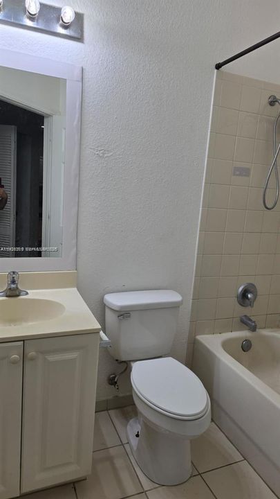 出租: $1,600 (3 贝兹, 2 浴室, 1049 平方英尺)