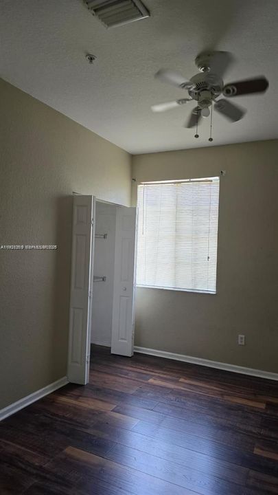 出租: $1,600 (3 贝兹, 2 浴室, 1049 平方英尺)