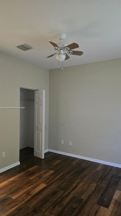 出租: $1,600 (3 贝兹, 2 浴室, 1049 平方英尺)