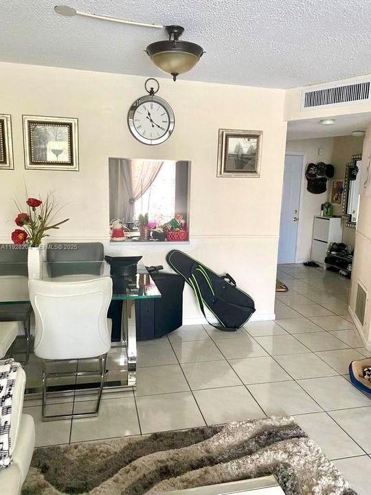 For Sale: $189,000 (1 beds, 1 baths, 825 Square Feet)