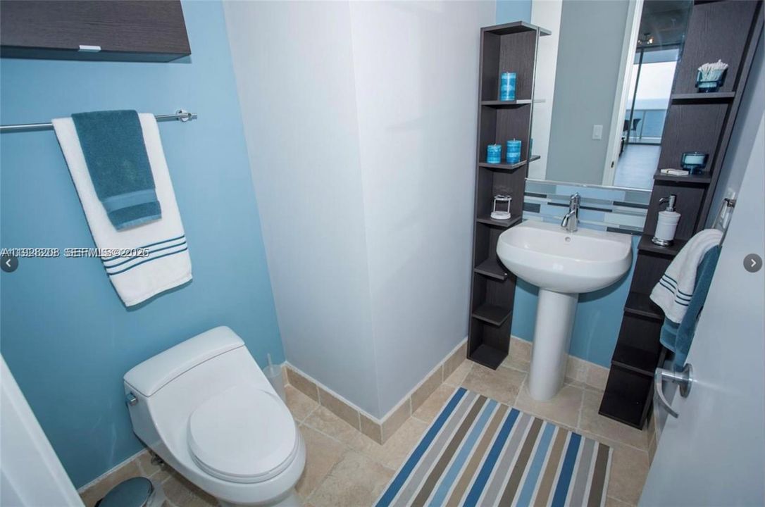 En Venta: $950,000 (1 camas, 1 baños, 958 Pies cuadrados)