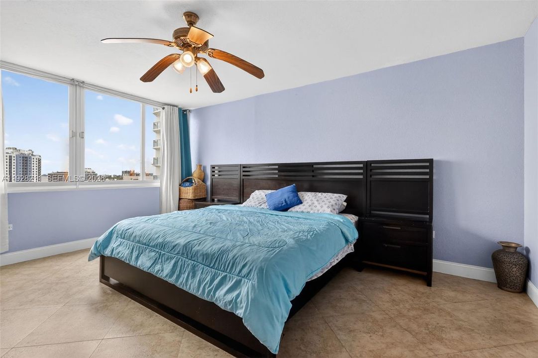 На продажу: $790,000 (2 спален, 2 ванн, 1455 Квадратных фут)