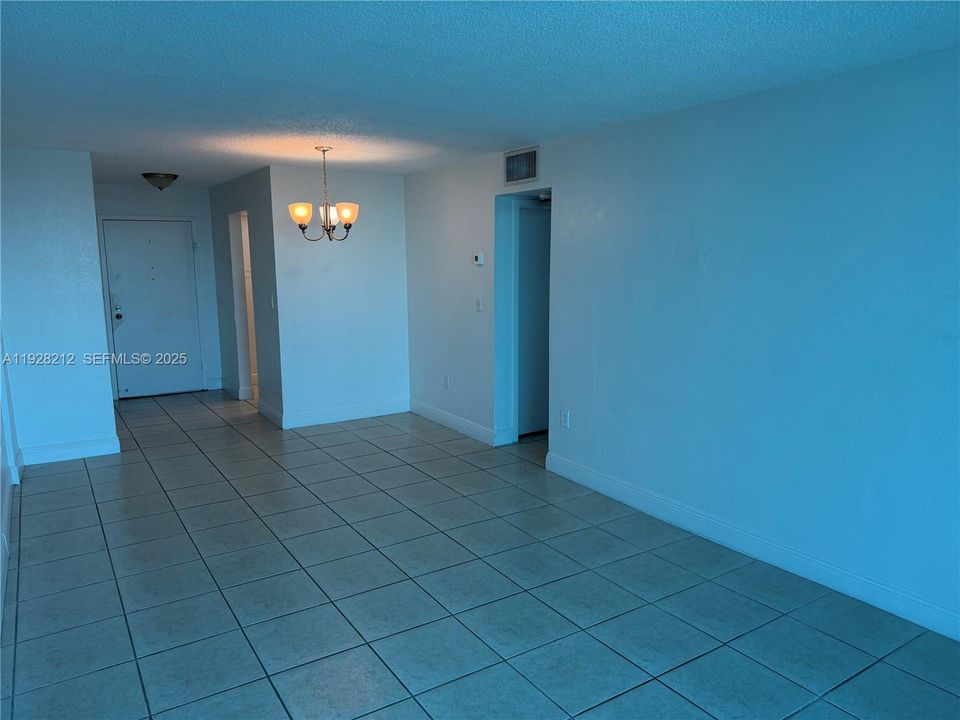 出租: $1,750 (1 贝兹, 1 浴室, 673 平方英尺)