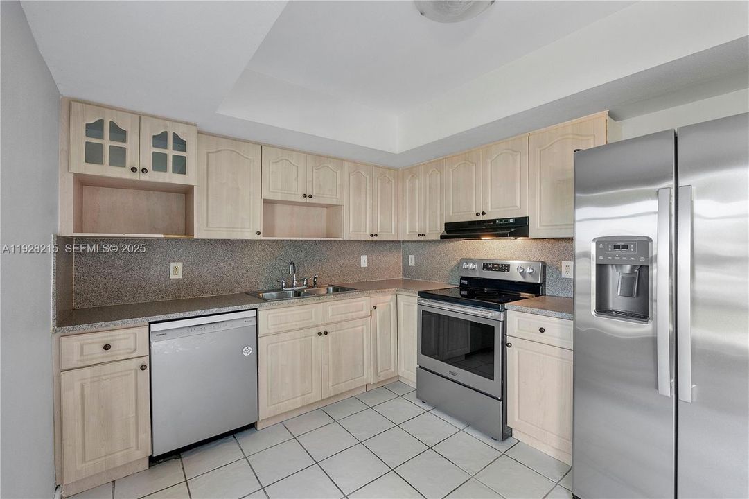 В аренду: $3,000 (4 спален, 3 ванн, 2170 Квадратных фут)