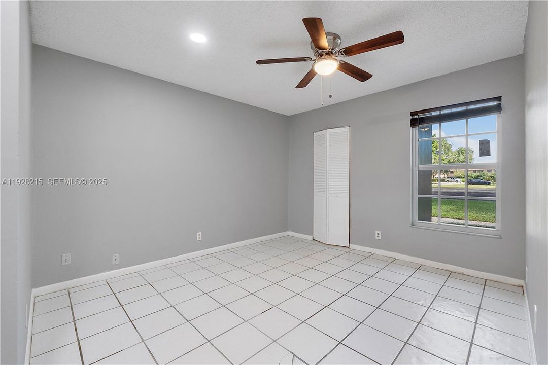 В аренду: $3,000 (4 спален, 3 ванн, 2170 Квадратных фут)