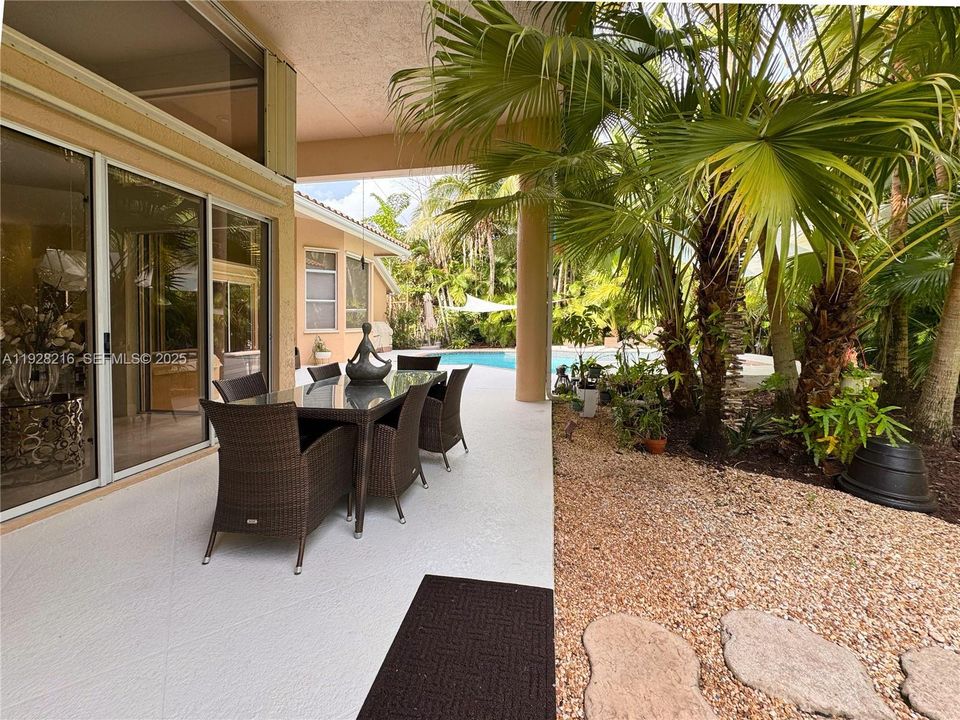 For Sale: $1,600,000 (5 beds, 3 baths, 3202 Square Feet)