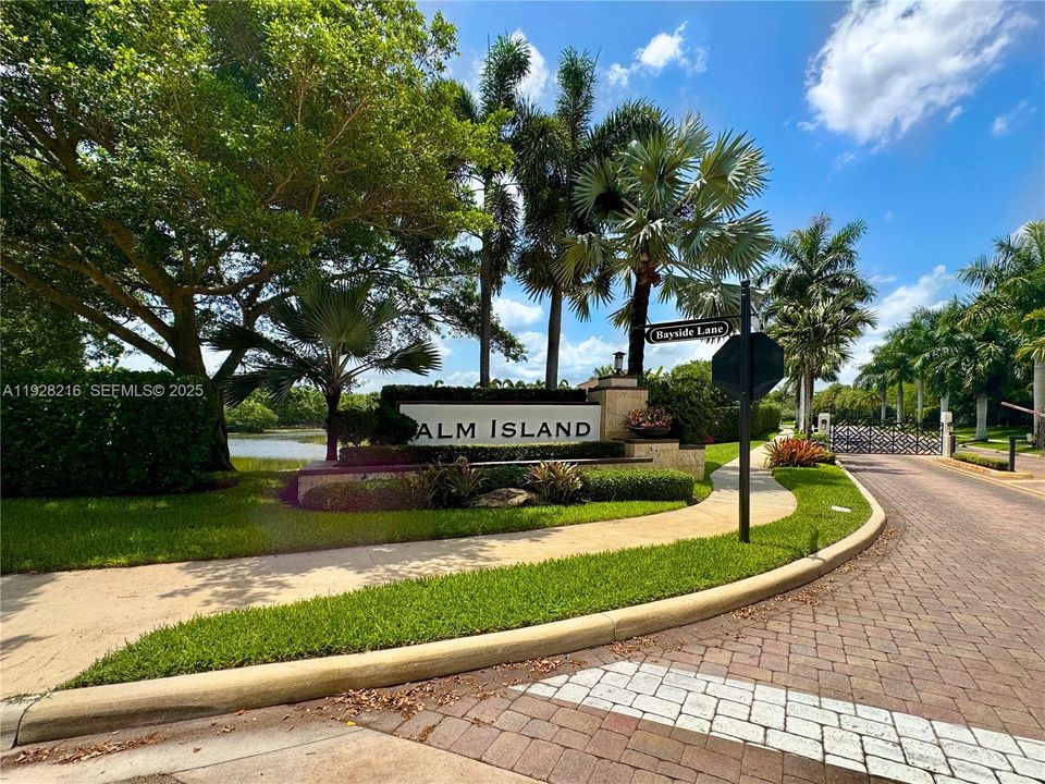 For Sale: $1,600,000 (5 beds, 3 baths, 3202 Square Feet)