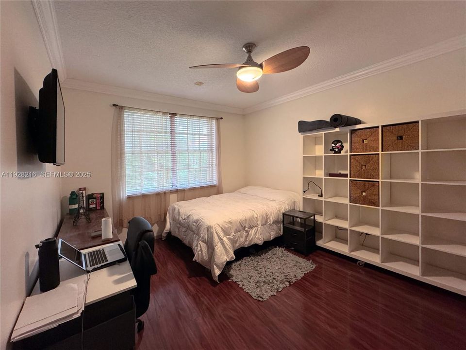 For Sale: $1,600,000 (5 beds, 3 baths, 3202 Square Feet)