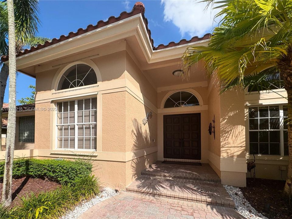 For Sale: $1,600,000 (5 beds, 3 baths, 3202 Square Feet)