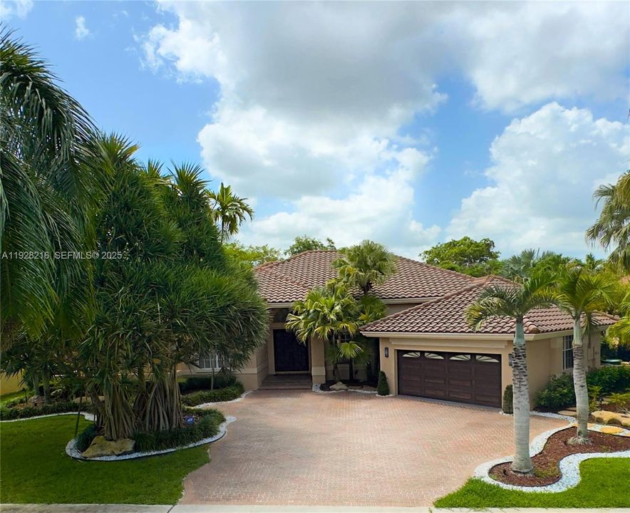 For Sale: $1,600,000 (5 beds, 3 baths, 3202 Square Feet)