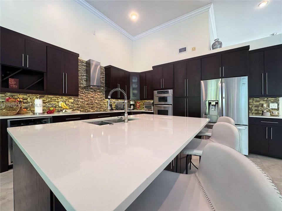 For Sale: $1,600,000 (5 beds, 3 baths, 3202 Square Feet)