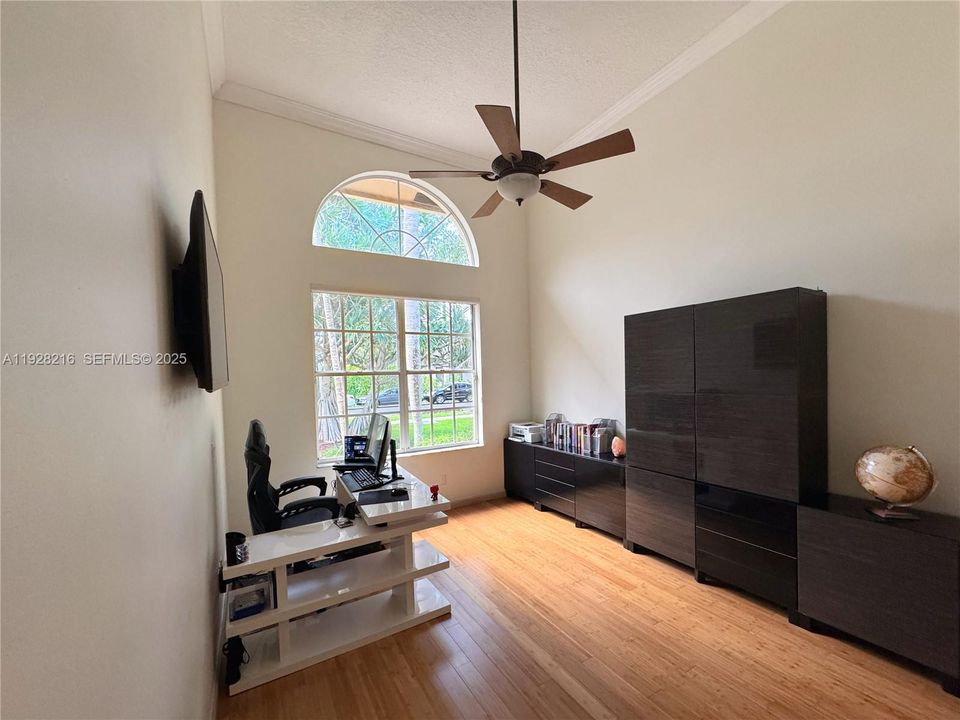 For Sale: $1,600,000 (5 beds, 3 baths, 3202 Square Feet)