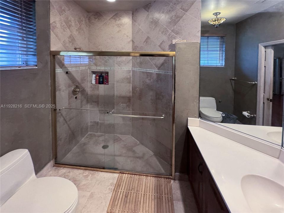 For Sale: $1,600,000 (5 beds, 3 baths, 3202 Square Feet)