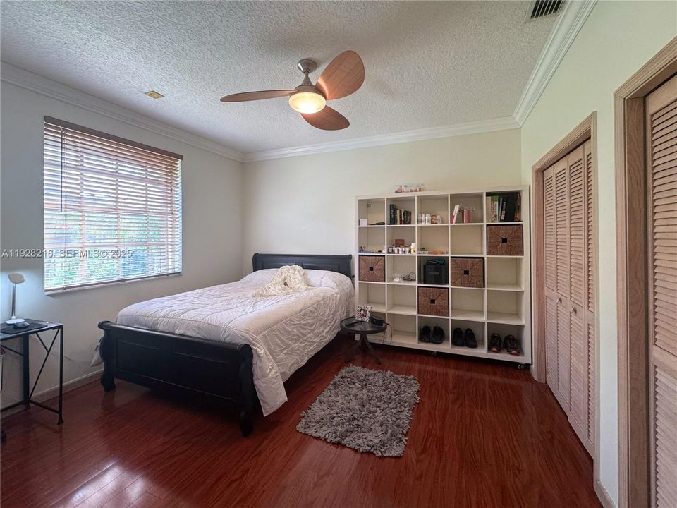 For Sale: $1,600,000 (5 beds, 3 baths, 3202 Square Feet)