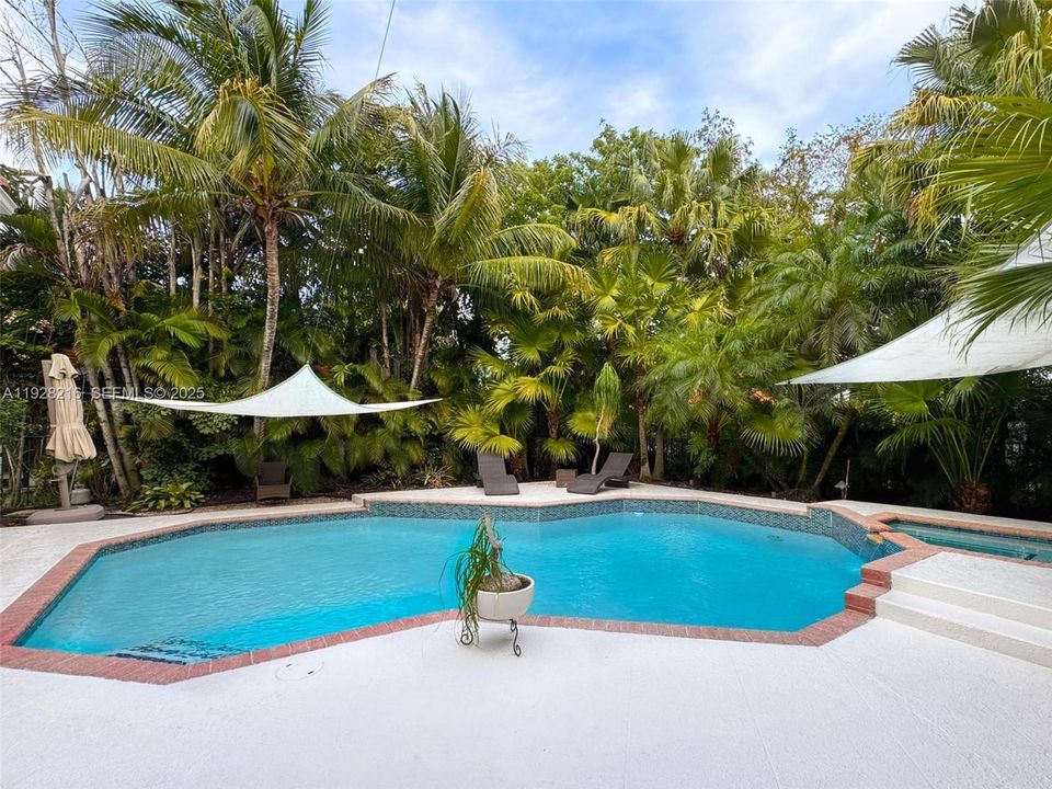 For Sale: $1,600,000 (5 beds, 3 baths, 3202 Square Feet)