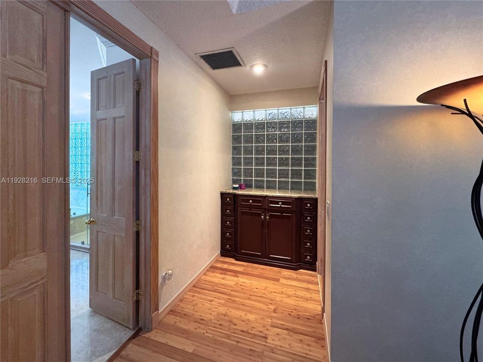 For Sale: $1,600,000 (5 beds, 3 baths, 3202 Square Feet)