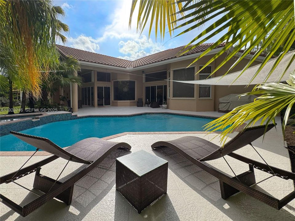 For Sale: $1,600,000 (5 beds, 3 baths, 3202 Square Feet)