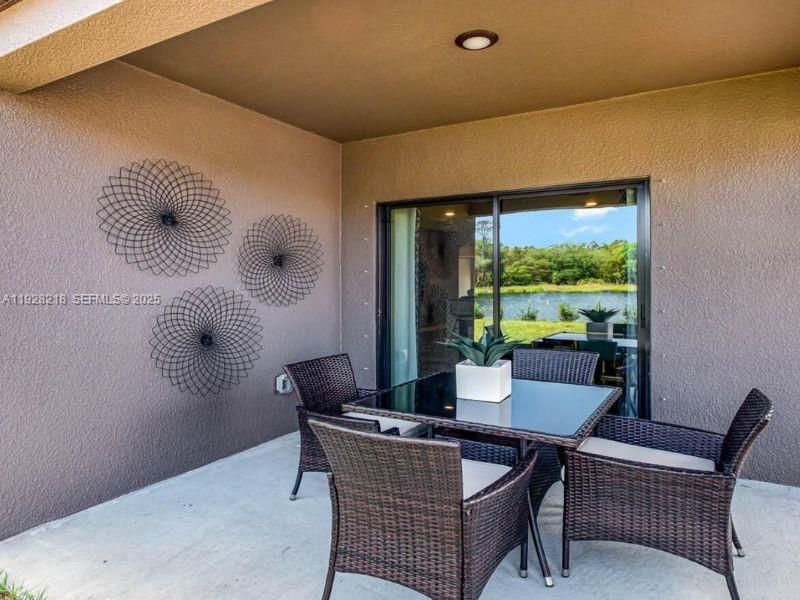 For Sale: $399,000 (4 beds, 2 baths, 1827 Square Feet)