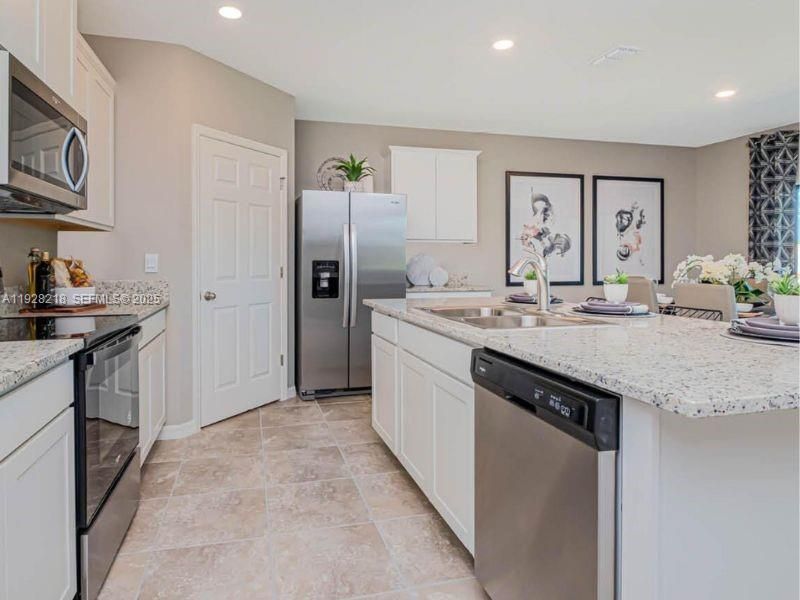 For Sale: $399,000 (4 beds, 2 baths, 1827 Square Feet)